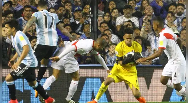 Pedro Gallese fue la figura de Perú ante Argentina en La Bombonera, casa de Boca Juniors. | Foto: Líbero