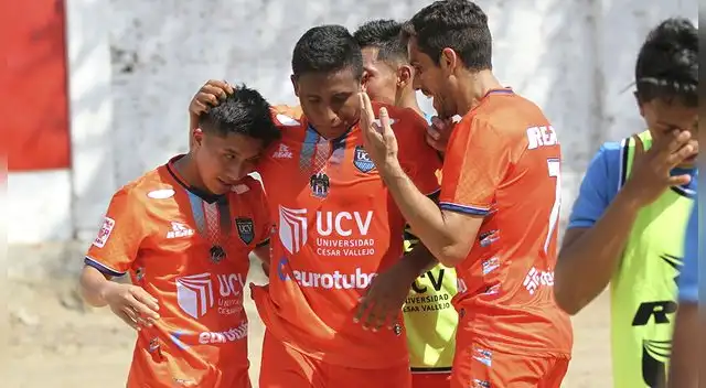 César Vallejo derrotó 4-2 a Alianza Atlético y sigue líder de la Segunda División.