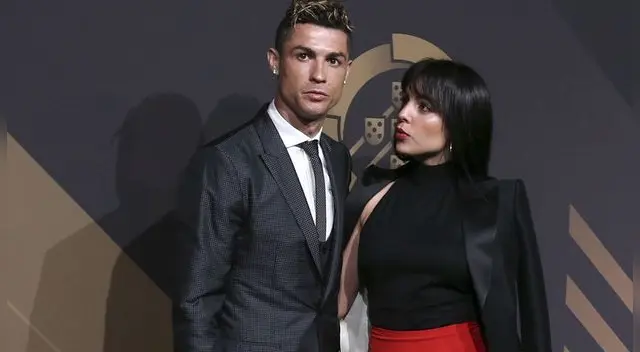 Cristiano Ronaldo junto a su hermosa novia, la española Georgina Rodríguez. 