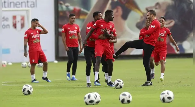Ricardo Gareca prepara un renovado tridente contra Chile.