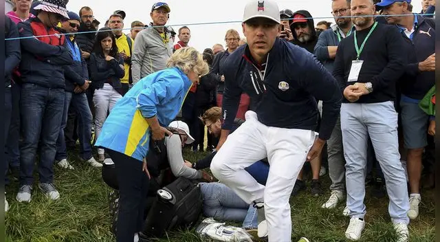 La historia es la de Corine Remande, quien sufrió el terrible golpe tras una acción de Brooks Kopeka. La mujer anunció que demandará a la organización del torneo de golf Ryder Cup.