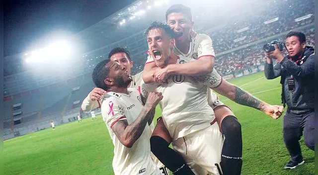 Germán Denis celebra su gol con Universitario ante Sport Huancayo. Germán Denis celebra su gol con Universitario ante Sport Huancayo.