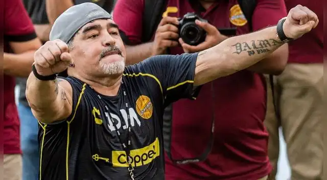 Diego Armando Maradona celebró tercera victoria de Dorados de Sinaloa, ""Yo no vendo humo, yo vendo trabajo", dijo. 
