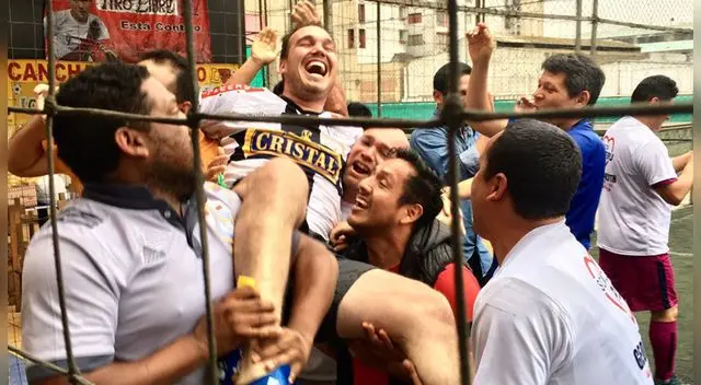 En el distrito de La Victoria, el ex futbolista George Forsyth fue anunciado como ganador de la alcaldía en el primer flash electoral.