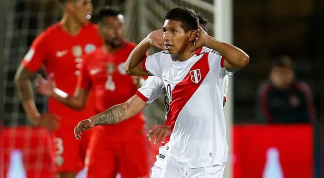 Edison Flores celebra su gol a Chile en las Eliminatorias Rusia 2018. Edison Flores celebra su gol a Chile en las Eliminatorias Rusia 2018.