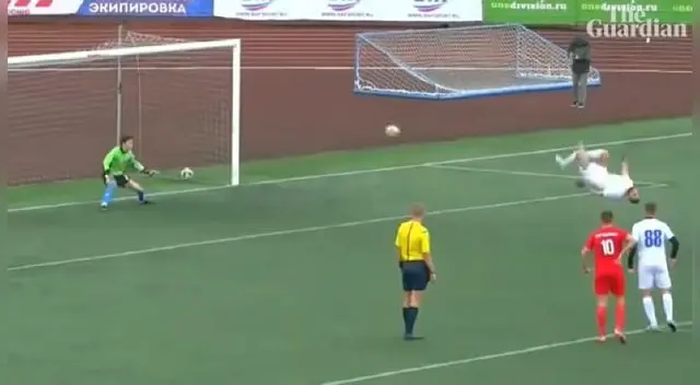 YouTube: la espectacular y acrobática definición de penal de un juvenil de Rubin Kazan YouTube: la espectacular y acrobática definición de penal de un juvenil de Rubin Kazan