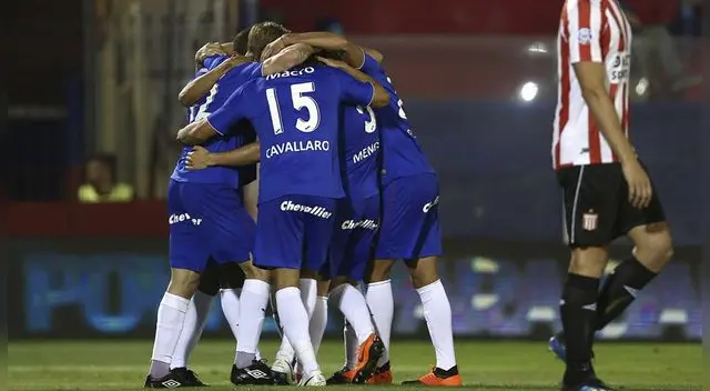 Estudiantes cayó 1-0 ante Tigre por la octava fecha de la Superliga Argentina. Estudiantes cayó 1-0 ante Tigre por la octava fecha de la Superliga Argentina.