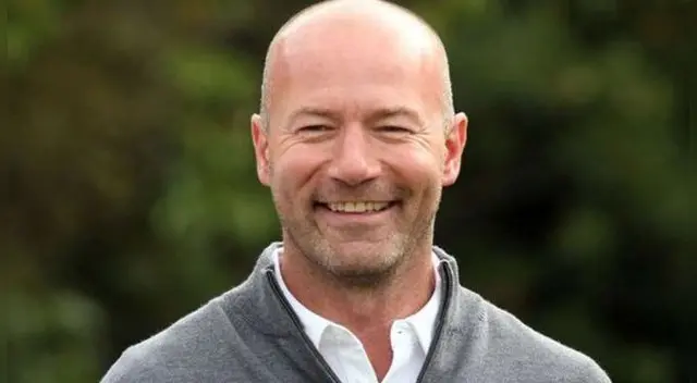 Un usuario le compartió a Shearer una foto en la que se apreciaba un tatuaje deforme que un fanático suyo se hizo. Su respuesta ha causado sensación. Un usuario le compartió a Shearer una foto en la que se apreciaba un tatuaje deforme que un fanático suyo se hizo. Su respuesta ha causado sensación.