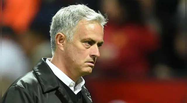 Manchester United gasta en la habitación de Mourinho 788 dólares diarios, lo cual es criticado por la prensa local.