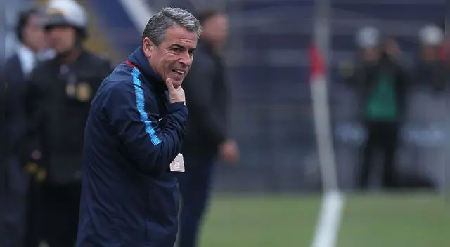 Alianza Lima alista la renovación de Pablo Bengoechea