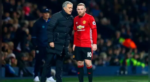 Manchester United: Wayne Rooney defiende a José Mourinho de las críticas y culpa a los jugadores del mal momento