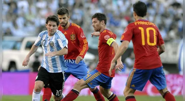 Lionel Messi decidió defender la Selección argentina. Con la mayor no ganó ningún título. Lionel Messi decidió defender la Selección argentina. Con la mayor no ganó ningún título.