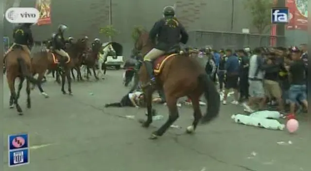 Han pasado cuatro días de la agresión de los efectivos de la PNP a la hincha del Sport Boys y hasta ahora no se hallan a los responsablen. ¿Por qué la demora? Han pasado cuatro días de la agresión de los efectivos de la PNP a la hincha del Sport Boys y hasta ahora no se hallan a los responsablen. ¿Por qué la demora?