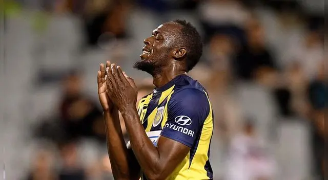 Ex-Liverpool lapida la carrera futbolística de Usain Bolt. Ex-Liverpool lapida la carrera futbolística de Usain Bolt.