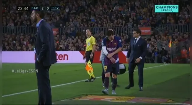 Lionel Messi sufrió fuerte caída que lo sacó del encuentro contra Sevilla.