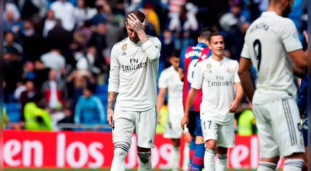 Sergio Ramos en escena lamenta la derrota en el Bernabéu. 