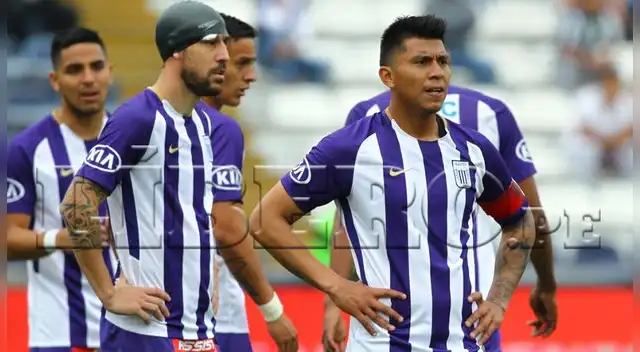 Rinaldo Cruzado y Tomás Costa en el partido de Alianza Lima ante Melgar. | Foto: Líbero