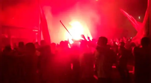 Universitario de Deportes fue recibido por un mar humano [VIDEO]