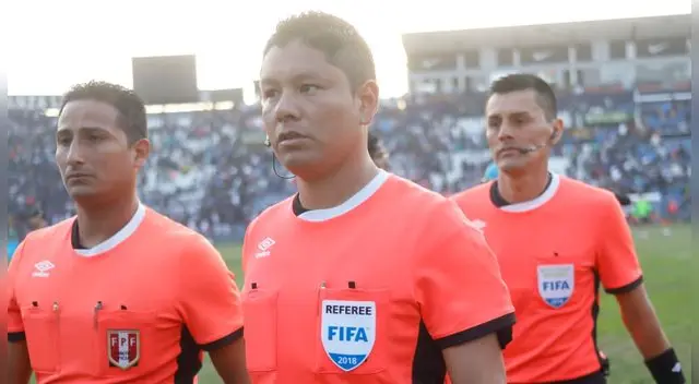 Pese a la polémica en la que fue implicado con Leao Butrón, Joel Alarcón será el encargado de impartir justicia en el Universitario vs Cristal. Pese a la polémica en la que fue implicado con Leao Butrón, Joel Alarcón será el encargado de impartir justicia en el Universitario vs Cristal.