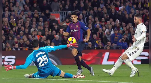 Barcelona, sin Lionel Messi, goleó 5-1 al Real Madrid con triplete de Luis Suárez por la Liga Española. Barcelona, sin Lionel Messi, goleó 5-1 al Real Madrid con triplete de Luis Suárez por la Liga Española.
