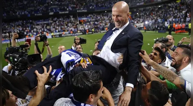 Zinedine Zidane dejó un buen recuerdo en la plantilla del Real Madrid. Zinedine Zidane dejó un buen recuerdo en la plantilla del Real Madrid.