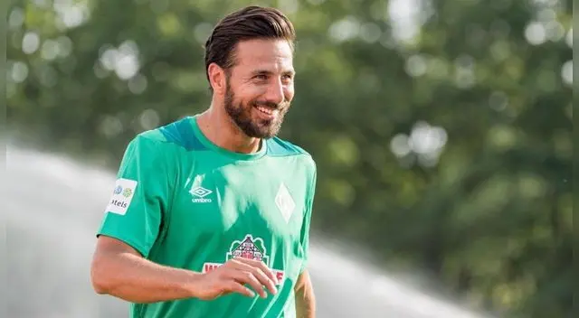 Werder Bremen califica de santo a Claudio Pizarro. Werder Bremen califica de santo a Claudio Pizarro.