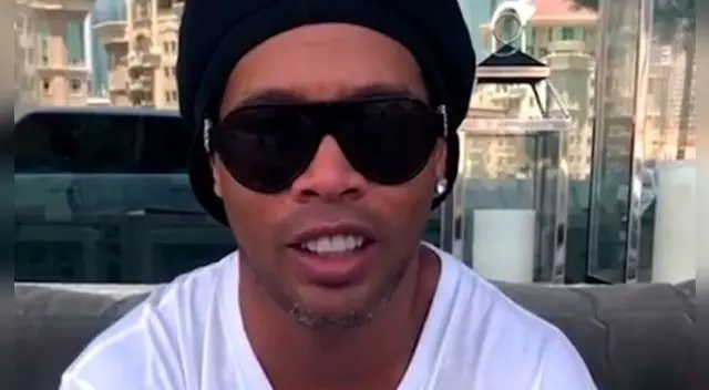 Ronaldinho en problemas: juez brasileño le retiro el pasaporte por no pagar una multa