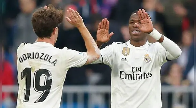 Real Madrid le ganó 2-0 a Real Valladolid por la décimo primera jornada de la Liga Santander en el Santiago Bernabéu Real Madrid le ganó 2-0 a Real Valladolid por la décimo primera jornada de la Liga Santander en el Santiago Bernabéu