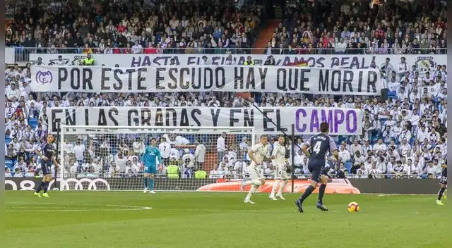 Real Madrid: Hinchas hacen pancarta de protesta en partido ante Real Valladolid