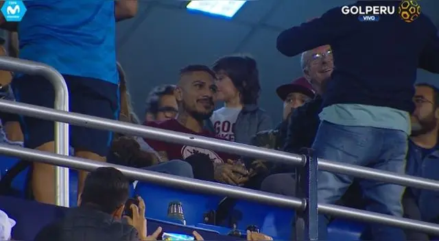 Las cámaras de televisión mostraron que Paolo Guerrero estaba en Matute para ver el Alianza Lima vs Universitario.