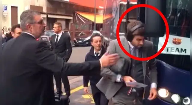 Barcelona: Gerard Piqué golpe cabeza bajando del bus en Milan │ VIDEO Barcelona: Gerard Piqué golpe cabeza bajando del bus en Milan │ VIDEO
