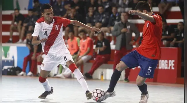 Selección Peruana: nuevo incidente de camisetas despintadas en pleno partido ante Chile Selección Peruana: nuevo incidente de camisetas despintadas en pleno partido ante Chile