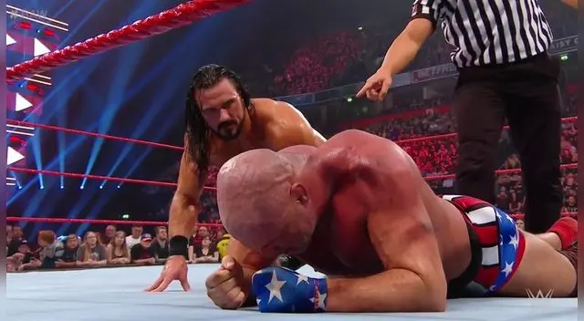 En WWE Monday Night Raw, Kurt Angle perdió con Drew McIntyre y participará en Survivor Series.