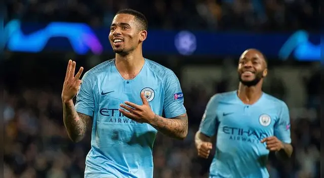 Gabriel Jesús anotó un triplete para el Manchester City. 