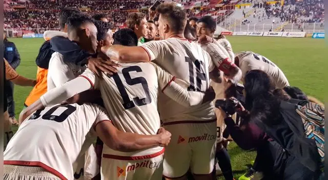 Universitario vs Garcilaso EN VIVO vía Gol Perú: El emotivo abrazo de los jugadores cremas tras el gran triunfo en Cusco | VIDEO