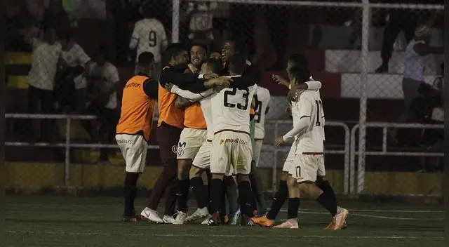 Universitario venció 1-0 a Real Garcilaso y sigue soñando con la Copa Sudamericana Universitario venció 1-0 a Real Garcilaso y sigue soñando con la Copa Sudamericana
