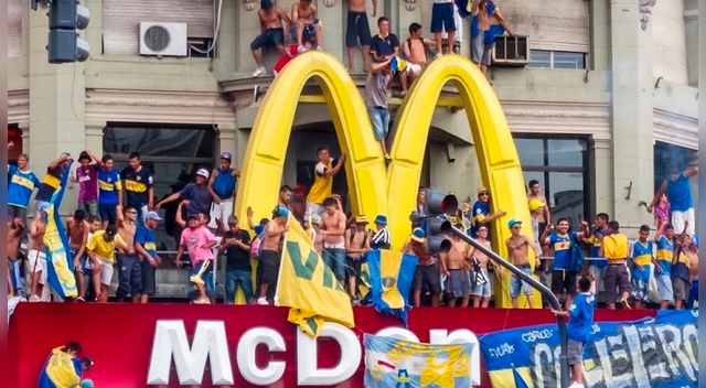 Boca Juniors vs River Plate | La historia del McDonald's del Obelisco de Buenos Aires