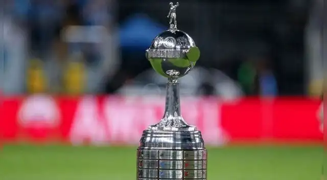 Boca Juniors vs River Plate: el trofeo de la Copa Libertadores llegó a La Bombonera Boca Juniors vs River Plate: el trofeo de la Copa Libertadores llegó a La Bombonera