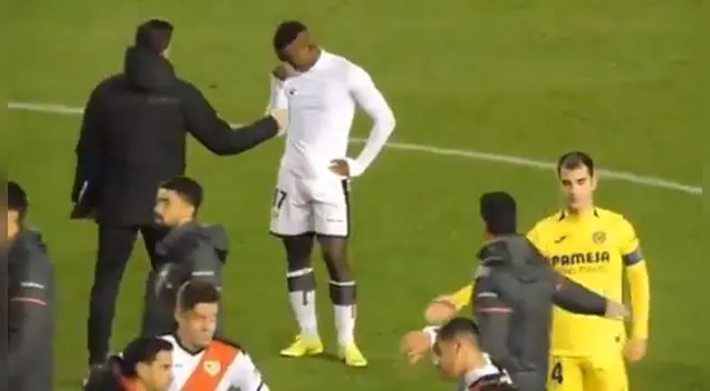 Luis Advíncula y su sufrimiento tras nuevo traspié del Rayo Vallecano en LaLiga Luis Advíncula y su sufrimiento tras nuevo traspié del Rayo Vallecano en LaLiga