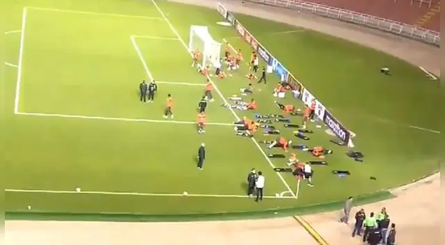 Selección Peruana: La 'Blanquirroja' entrenó a puerta abiertas en la UNSA Selección Peruana: La 'Blanquirroja' entrenó a puerta abiertas en la UNSA