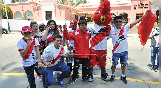 La llegada de la Selección Peruana a Arequipa para amistoso con Costa Rica.