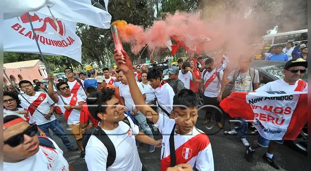 La llegada de la Selección Peruana a Arequipa para amistoso con Costa Rica.