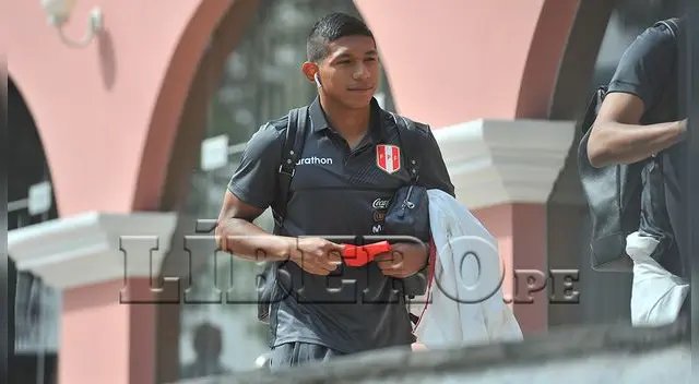 La llegada de la Selección Peruana a Arequipa para amistoso con Costa Rica.