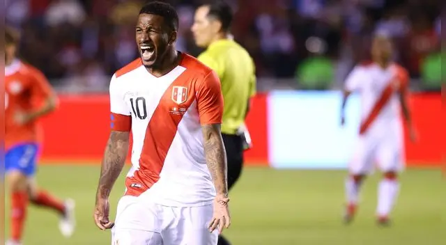 Jefferson Farfán alcanzó a Teófilo Cubillas y demostró que es el "9" de la Selección Peruana Jefferson Farfán alcanzó a Teófilo Cubillas y demostró que es el "9" de la Selección Peruana