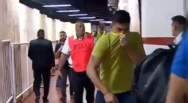 River Plate vs Boca Juniors: hinchas de River lanzan gas pimienta y piedras al plantel de Boca | Copa Libertadores River Plate vs Boca Juniors: hinchas de River lanzan gas pimienta y piedras al plantel de Boca | Copa Libertadores