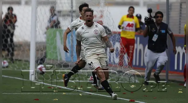 Germán Denis confesó que quiere seguir en Universitario.