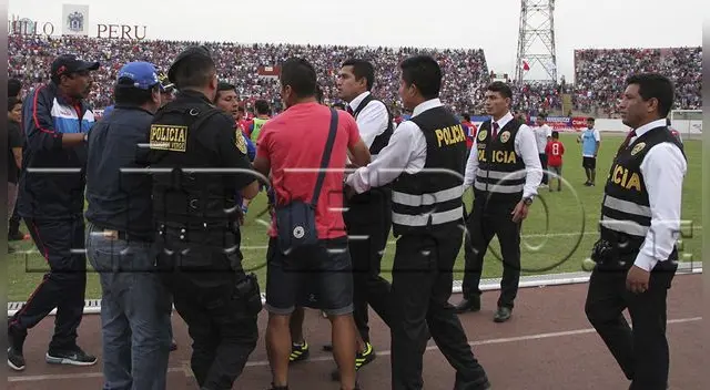 Pepe Soto agredió a policía en el final del encuentro entre Mannucci y Vallejo por la definición de la Segunda División | VIDEO