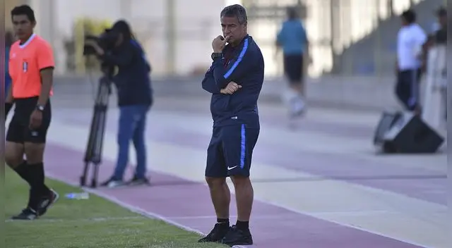 Pablo Bengoechea a un paso para renovar con Alianza Lima.