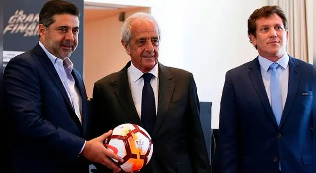 Presidente de la Conmebol comparte carta antes de la reunión con Angelici y D'Onofrio. Presidente de la Conmebol comparte carta antes de la reunión con Angelici y D'Onofrio.