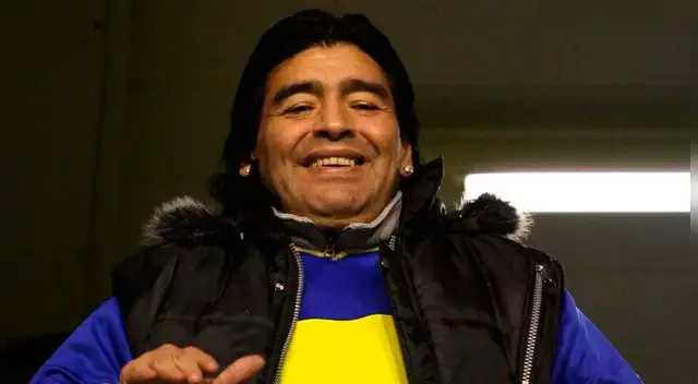 Diego Maradona le mostró su total respaldo al club de sus amores. 
